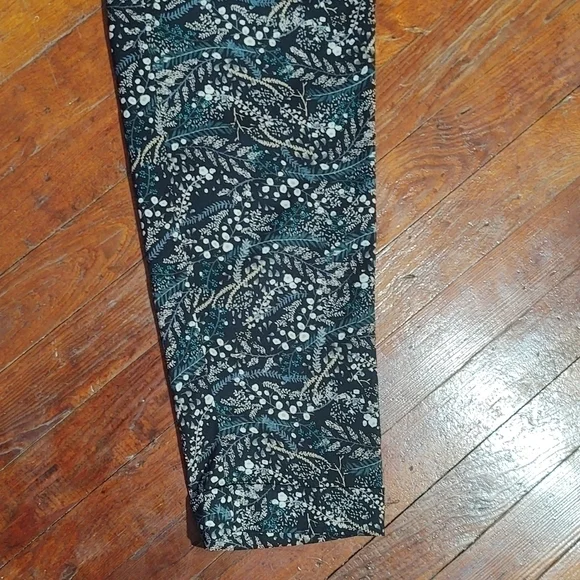 Ann Taylor LOFT Floral Print Black Pants Sz 6 - Picture 4 of 11